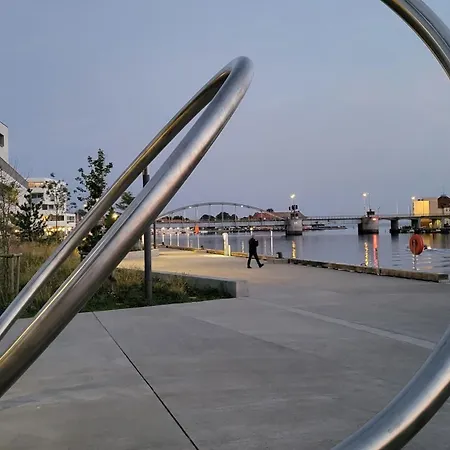 Apartment 1 60m From The Harbor *