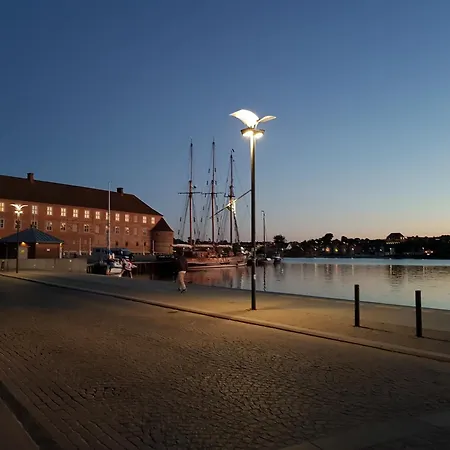 Apartmán 1 60m From The Harbor *