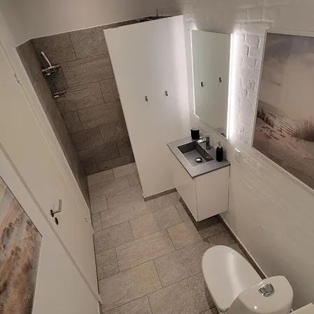 1 60m From The Harbor *