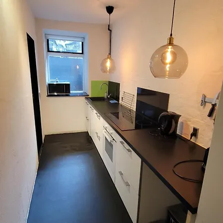 Apartment 1 60m From The Harbor