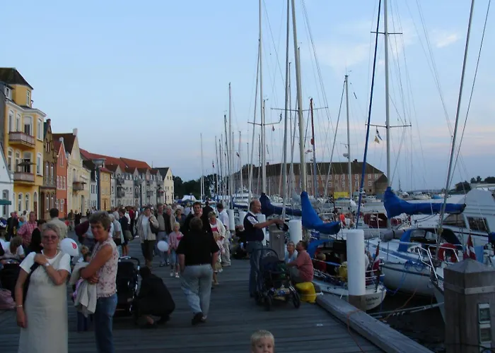 Apartment 1 60m From The Harbor