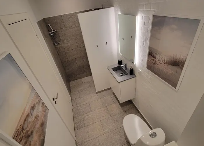 1 60m From The Harbor *