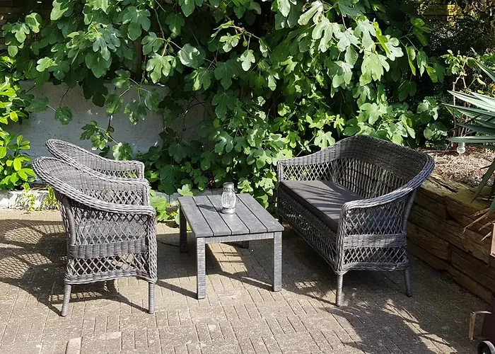 1 60m From The Harbor Apartment