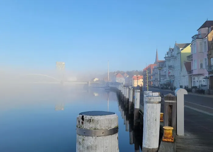 1 60m From The Harbor Apartment